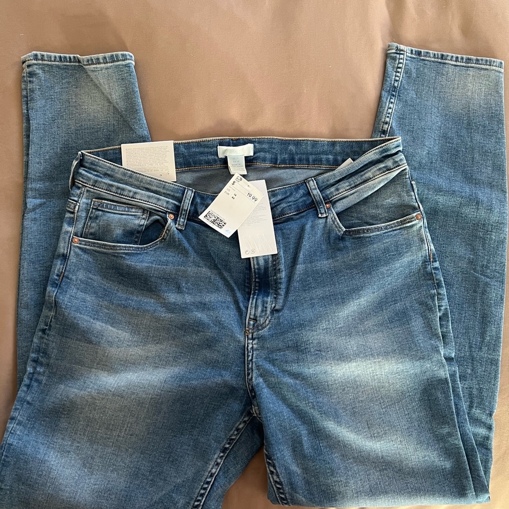 Brand new H&M Women jeans.
